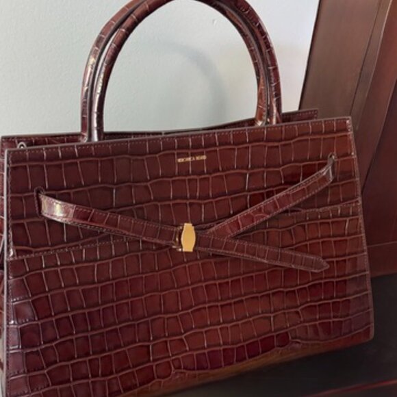 NWT: Gorgeous Large Veronica Beard DASH Bag, the IT bag of the season! - Picture 4 of 9